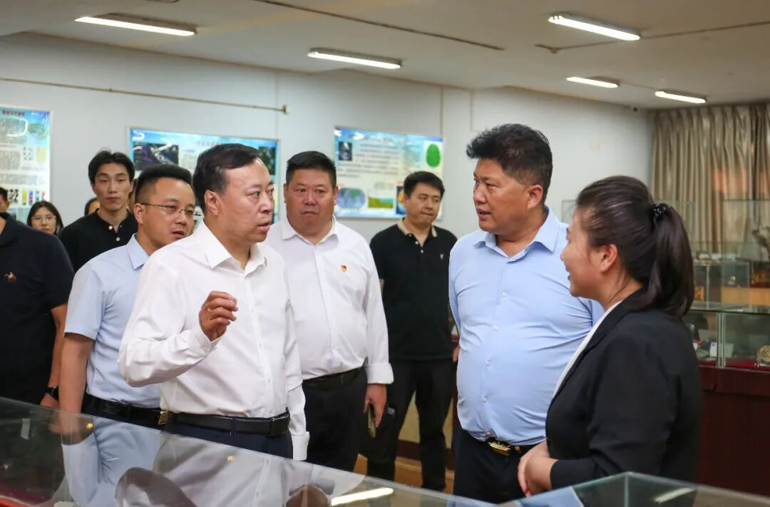 周爱武到beat365英国官网调研