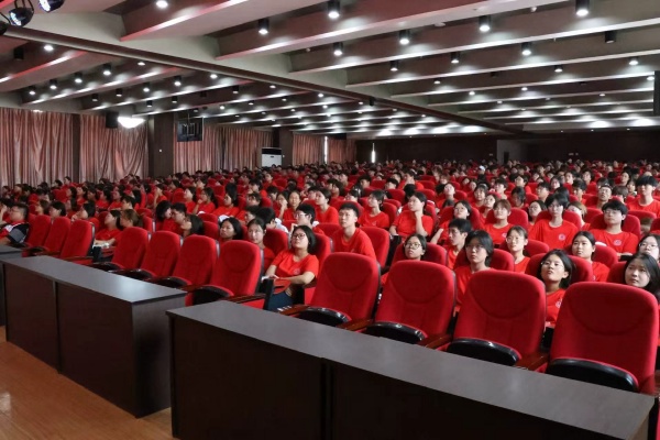 应急救护进校园，点亮生命教育新课堂———beat365英国官网康复医学院开展应急救护专题讲座