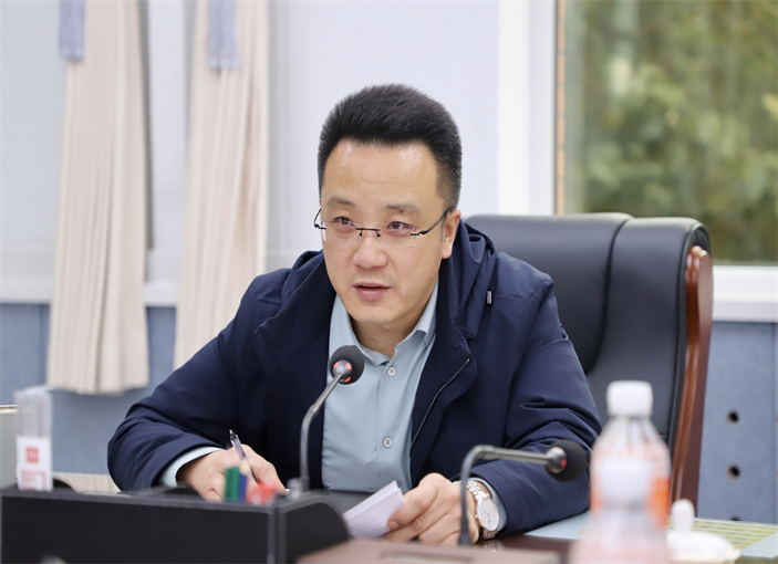 情暖重阳 共话发展——beat365英国官网举办2025年重阳节老专家老教授茶话会