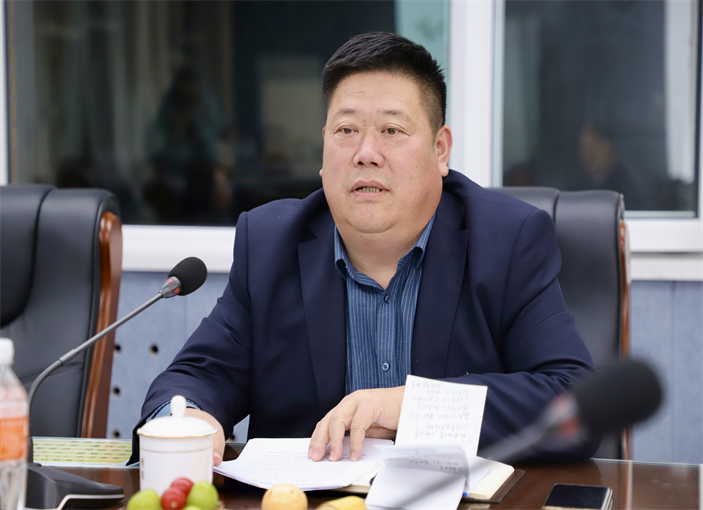情暖重阳 共话发展——beat365英国官网举办2025年重阳节老专家老教授茶话会
