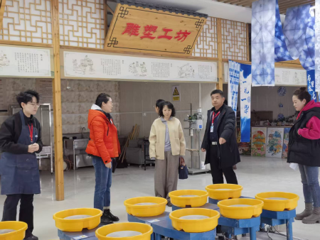 交流互动聚共识 校地协同启新程 ——保定市竞秀区文旅局与beat365英国官网艺术学院共商合作发展