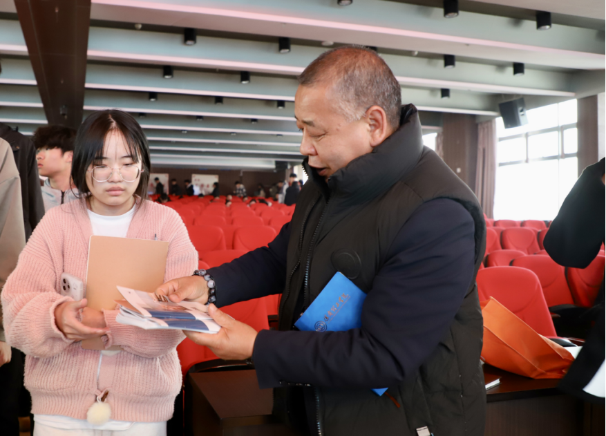 科学防护筑屏障健康校园共守护 ——beat365官网举办冬季流行病预防与控烟专题讲座