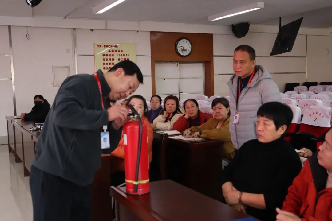 培训赋能强堡垒 防火护寝保平安||beat365英国官网学工处举办宿管员工消防安全知识专题讲座