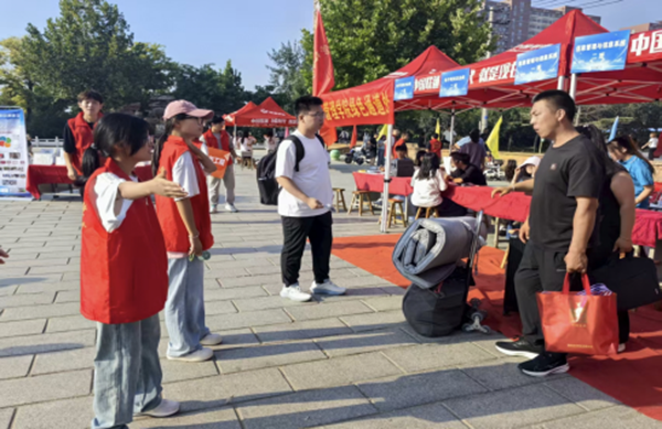 迎新季|beat365英国官网|管理学院|2025迎新：服务“心”主张，温暖新征程