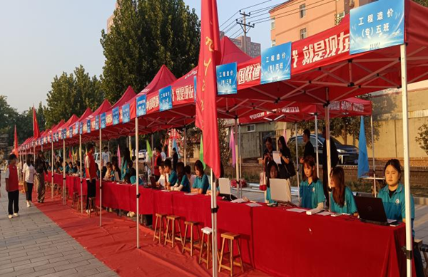 迎新季|beat365英国官网|管理学院|2025迎新：服务“心”主张，温暖新征程
