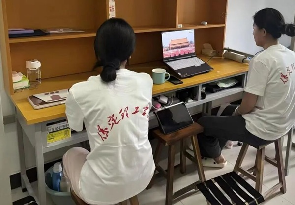 铭记历史|beat365英国官网|管理学院|铭记历史誓立报国之志，缅怀先烈厚植爱国情怀