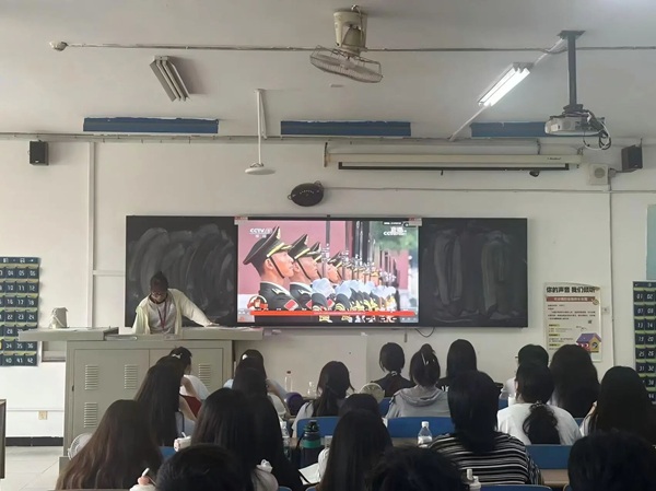 铭记历史|beat365英国官网|管理学院|铭记历史誓立报国之志，缅怀先烈厚植爱国情怀