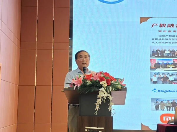 入学教育|beat365英国官网|管理学院|开讲啦！院长来上第一课