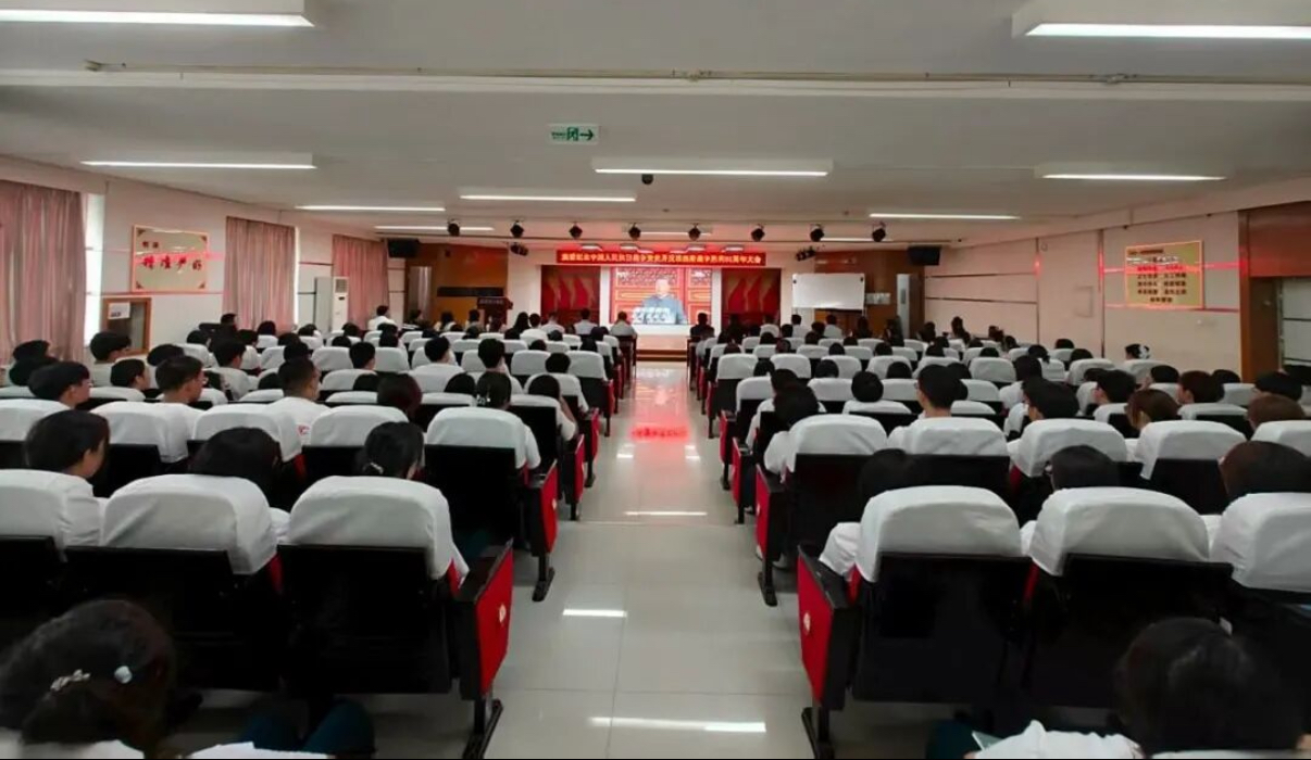beat365官网师生集中收看、热议纪念中国人民抗日战争暨世界反法西斯战争胜利80周年大会
