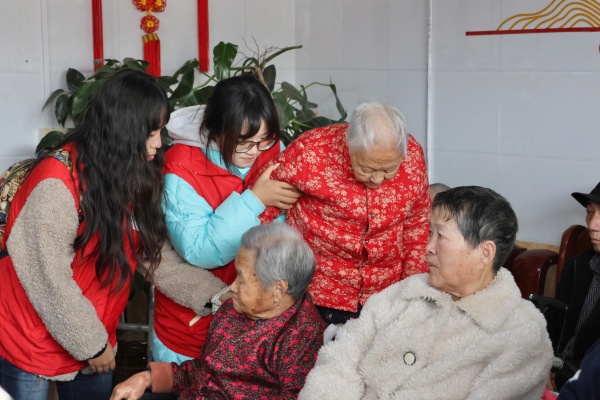 情暖桑榆，志愿同行——beat365英国官网康复医学院志愿者走进金福泰老年公寓开展暖心服务