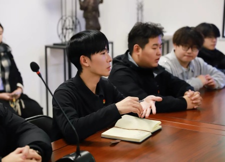 “艺”起携手，共绘新篇：beat365英国官网艺术学院与保定市美术馆合作洽谈顺利推进