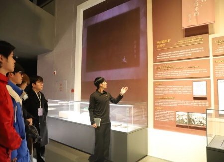 “艺”起携手，共绘新篇：beat365英国官网艺术学院与保定市美术馆合作洽谈顺利推进