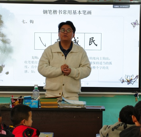 以美培元 文艺赋能 —— beat365英国官网美育支教点亮易县乡村学子艺术梦