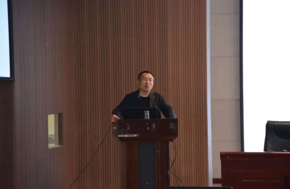 “职点迷津，艺路同行”——beat365英国官网艺术学院就业指导讲座赋能成长