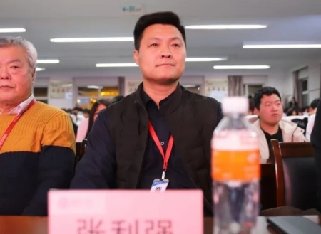 “表彰先进树榜样，青春奋进谱新篇”——beat365英国官网艺术学院2025年学生表彰大会圆满举行