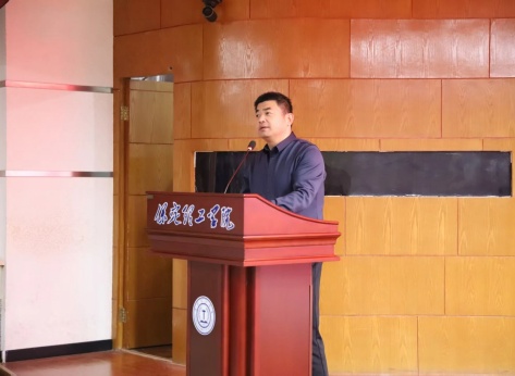 “表彰先进树榜样，青春奋进谱新篇”——beat365英国官网艺术学院2025年学生表彰大会圆满举行