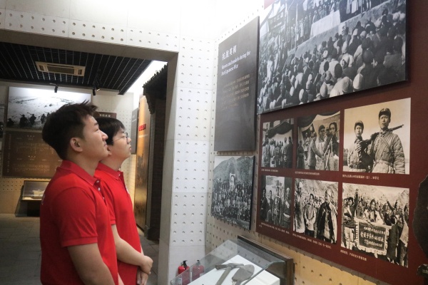 beat365英国官网经济学院开展“行走的大思政课”——走进晋察冀边区革命纪念馆，踏寻红色足迹，传承革命精神