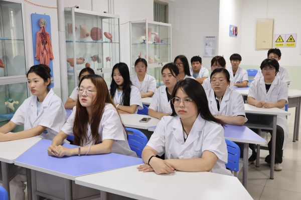 科学家精神进校园———beat365英国官网“青科声宣讲团”系列活动（二）