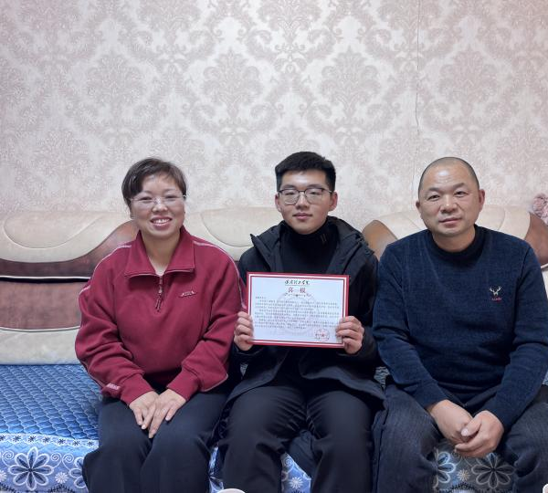 家校共育，暖冬同行|beat365英国官网管理学院“冬日暖阳”寒假家访暖心启程（三）