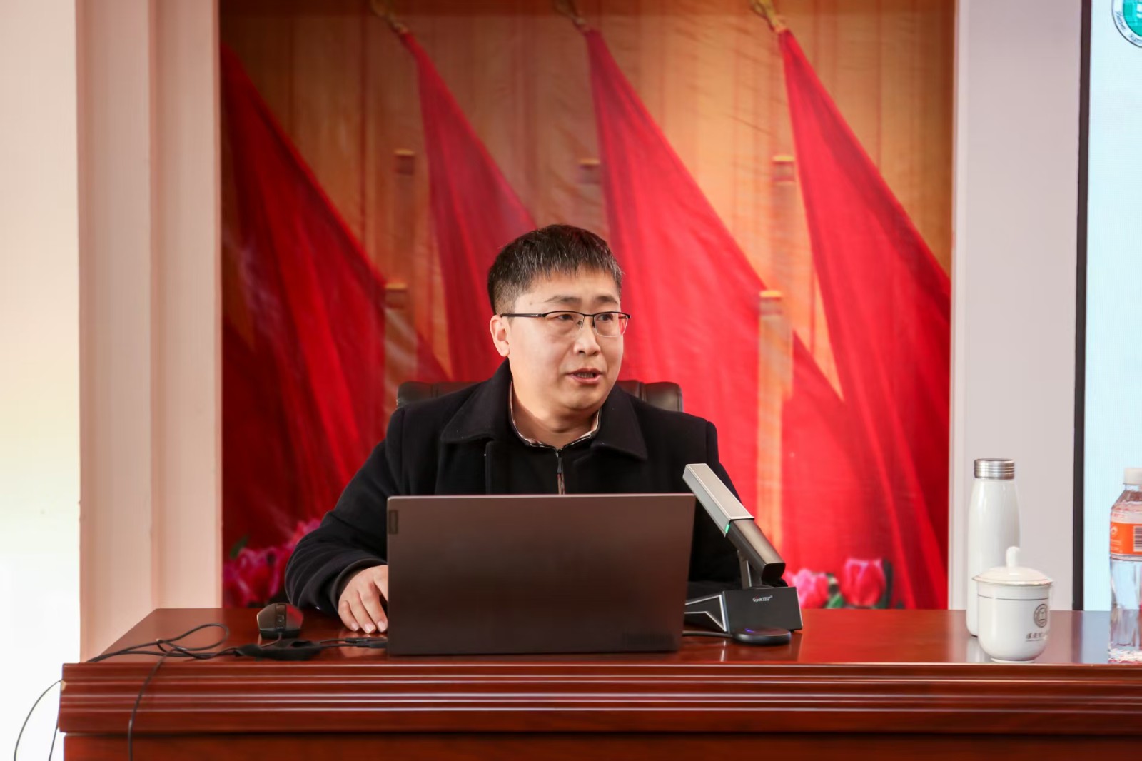 聚焦样板支部创建 提升党建规范化水平——beat365官网举办党务干部培训暨经验交流会