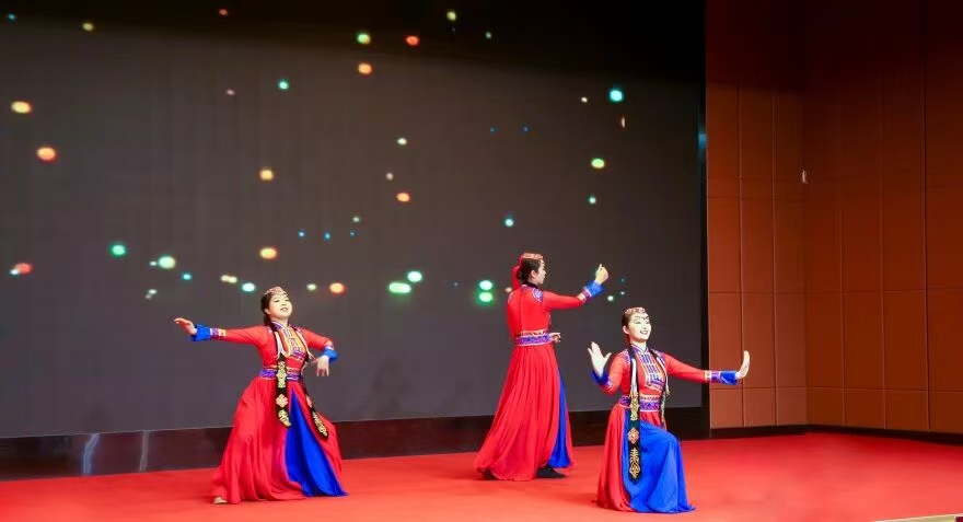 凝心聚力 笃行向新｜beat365英国官网2025年度工作总结表彰大会暨新年团拜会圆满举行
