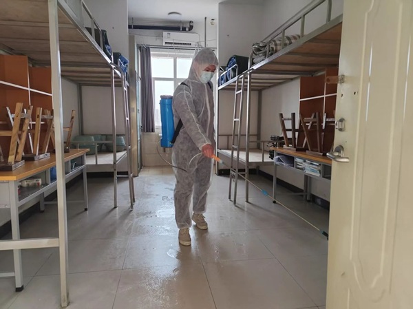 暖心服务|beat365英国官网管理学院：筑牢健康防线，护航学子归来