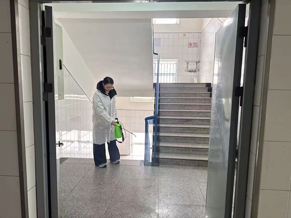 暖心服务|beat365英国官网管理学院：筑牢健康防线，护航学子归来