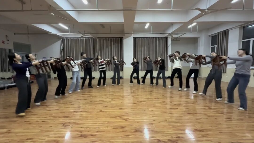 beat365英国官网师生参演高碑店市春节联欢晚会