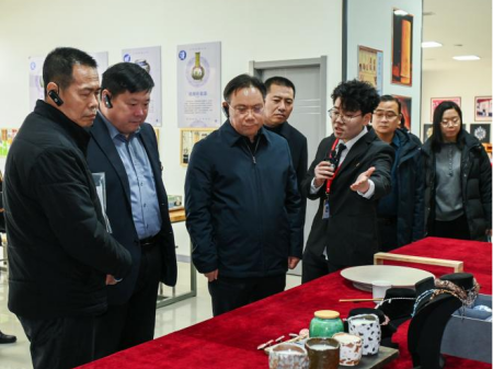 校际交流促发展 非遗传承育新人 ——保定幼儿师范高等专科学校领导莅临beat365官网艺术工坊参观交流