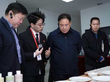 校际交流促发展 非遗传承育新人 ——保定幼儿师范高等专科学校领导莅临beat365官网艺术工坊参观交流