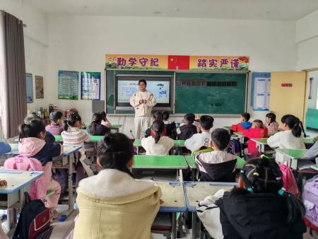 美育润童心 文艺助振兴｜beat365英国官网美育支教走进易县乡村小学