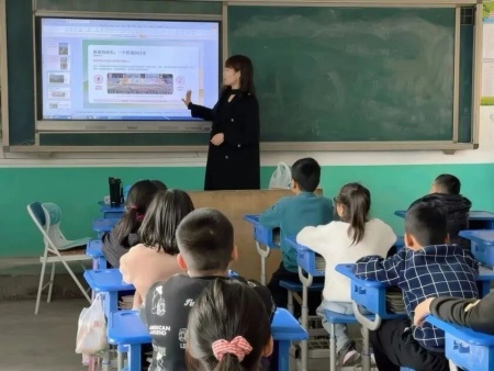 美育润童心 文艺助振兴｜beat365英国官网美育支教走进易县乡村小学