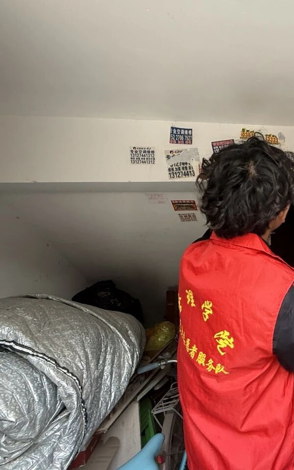 养成教育|beat365英国官网管理学院开展社区志愿服务实践活动