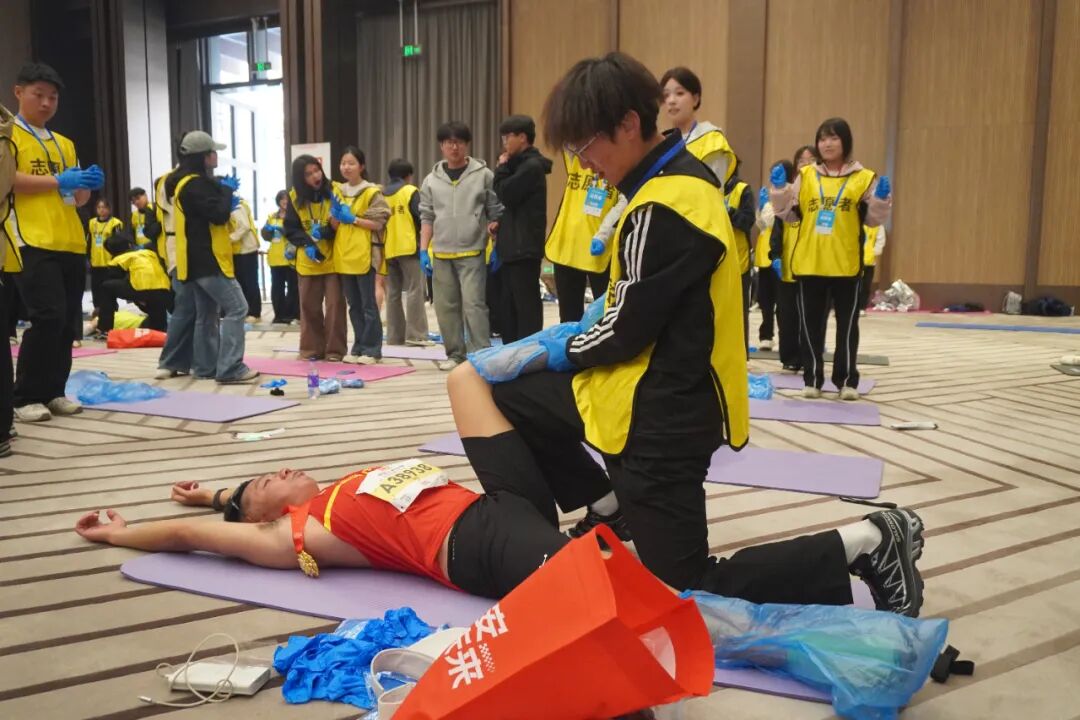 300名保理青年出征！beat365英国官网志愿者圆满完成2026年雄安马拉松赛事服务工作