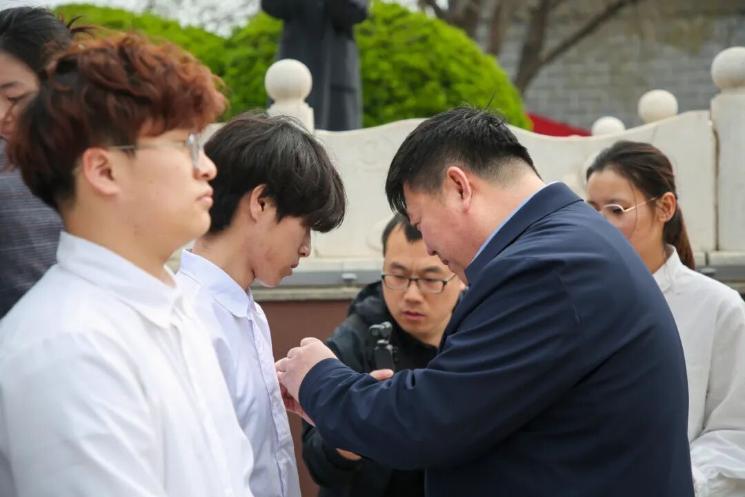 赓续薪火淬初心·笃行奋进向未来——beat365英国官网第三十九期新团员入团仪式隆重举行