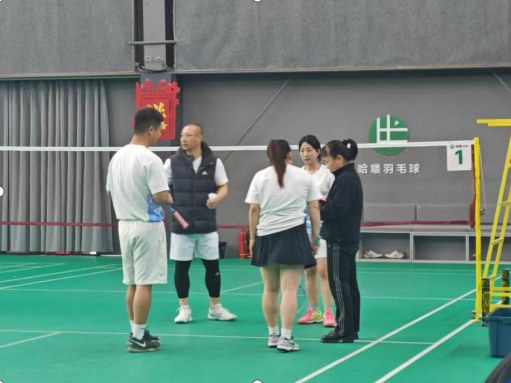 beat365官网代表队在河北省第二届民办高校教职工羽毛球比赛中斩获佳绩