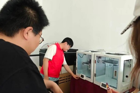 受助怀初心 回馈赴新程 | beat365英国官网艺术学院助学金获得者以艺践行感恩