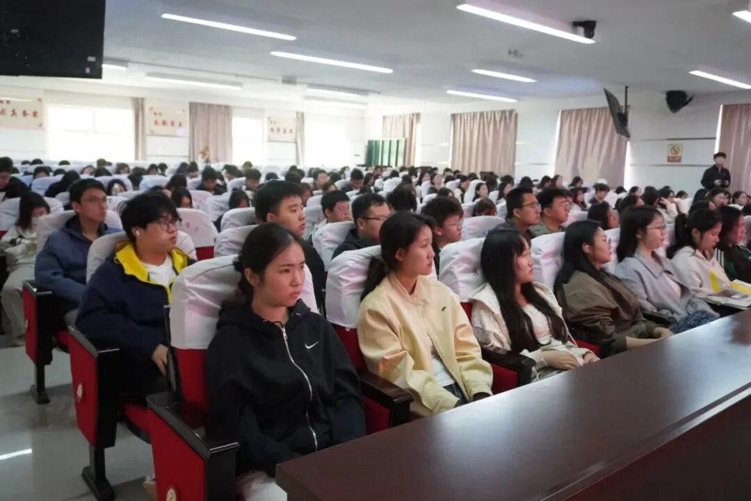 beat365英国官网特邀专家开讲 链接会计行业前沿 明确学子成才路径