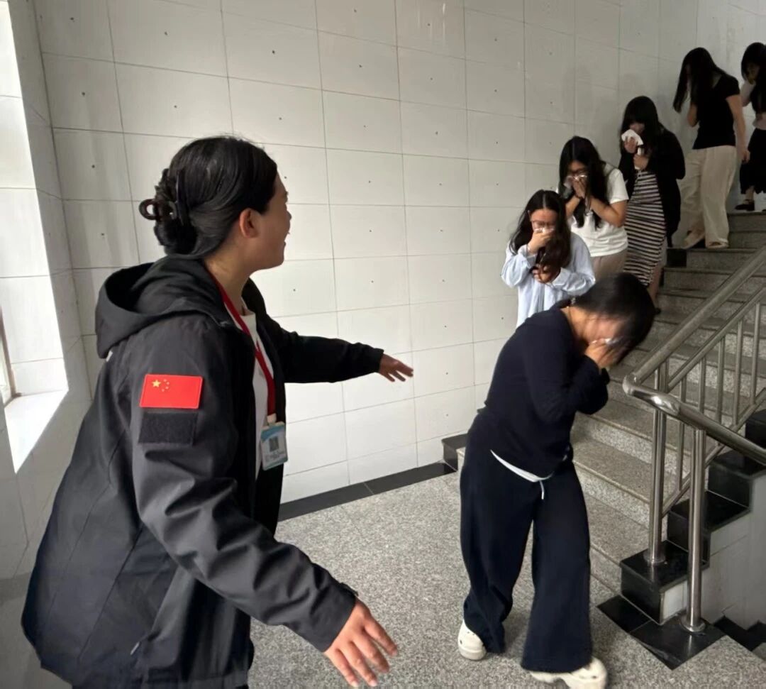 筑牢安全防线 守护平安校园——beat365官网管理学院扎实开展春季消防应急疏散演练