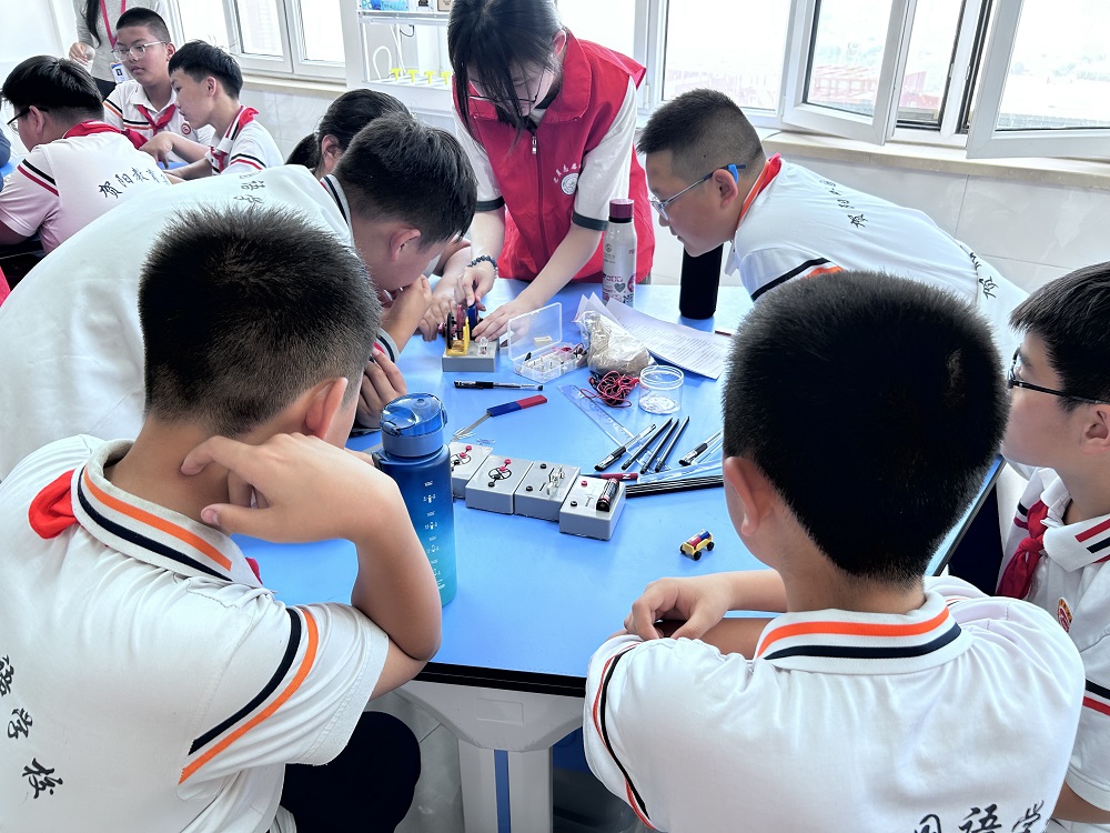 童心探校园，研学筑梦想——贺阳外国语中学莅临beat365英国官网开展研学实践活动