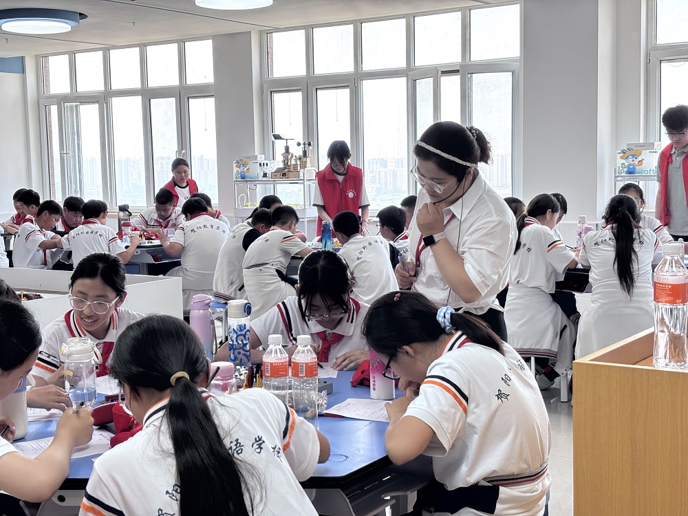 童心探校园，研学筑梦想——贺阳外国语中学莅临beat365英国官网开展研学实践活动