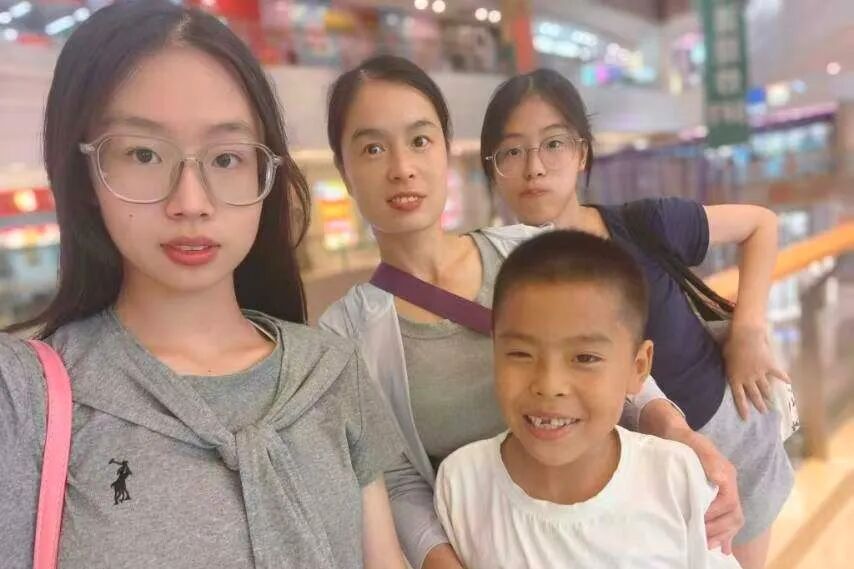 以爱之名 致敬母亲——beat365英国官网学子温情告白