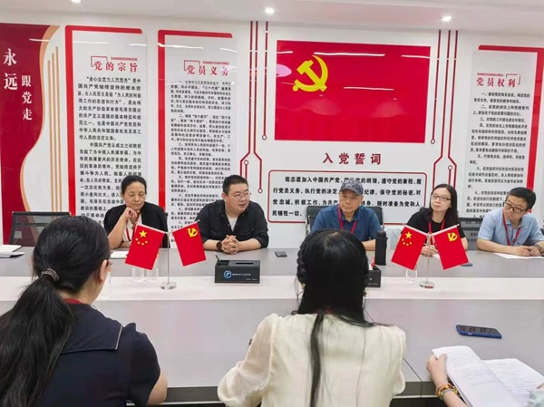 聚力迎评促建 深耕学风建设|beat365英国官网管理学院召开学风建设教师座谈会