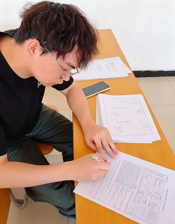 助学政策暖人心 诚信还贷显担当|beat365英国官网管理学院以养成教育引领资助育人新实践