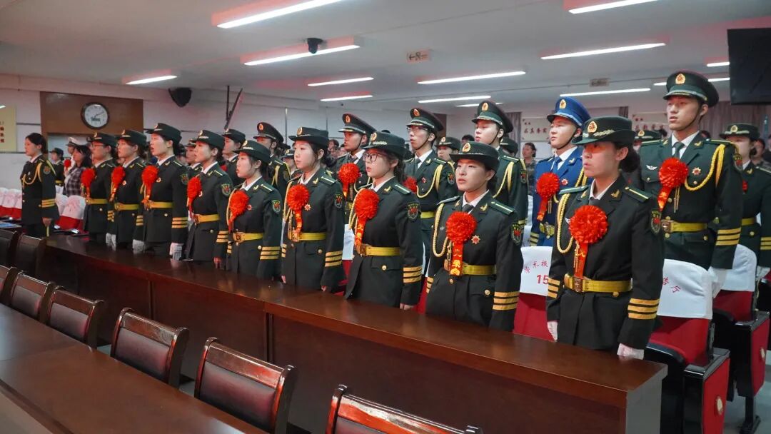 薪火相传 接续荣光——beat365英国官网第十九届国旗护卫队退役大会圆满举行