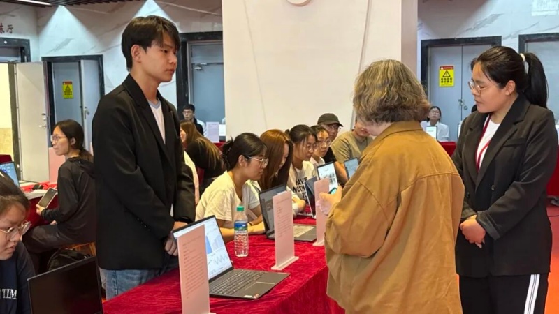 青春绽放学苑风采 beat365英国官网信息科学与工程学院成功举办第二届毕业生作品展