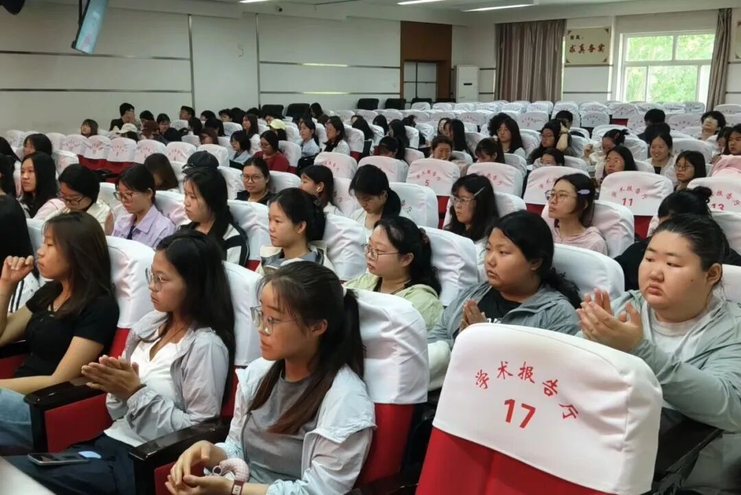 医路领航 笃行致远｜beat365英国官网举办医学职业认知与人文素养专题讲座