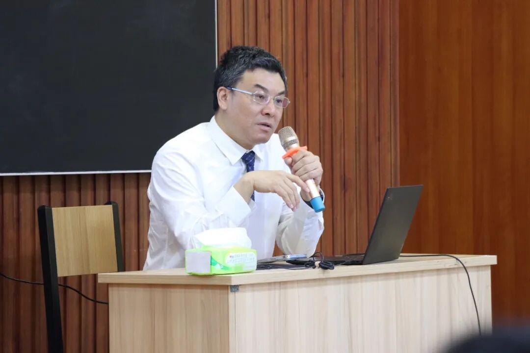 beat365英国官网特邀周屈兰教授开展课程思政教学设计及竞赛能力提升专题培训