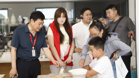 非遗润童心 亲子伴成长——beat365英国官网 艺术学院开展六一亲子开放日活动