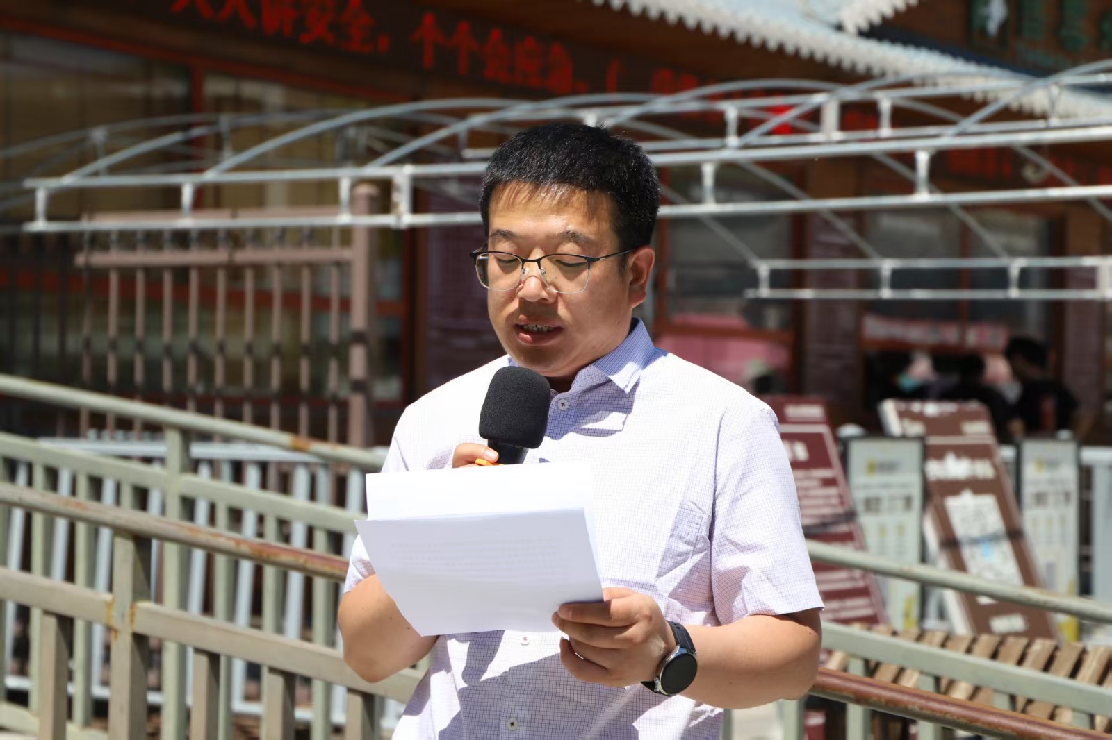 传承红色基因 深耕思政教育 ——beat365英国官网赴涞源抗战纪念馆等参观 研学开展“太行山上行走的思政课”